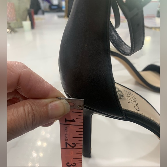 Vince Camuto Court Leather Stilettos Size 7. - Picture 4 of 11